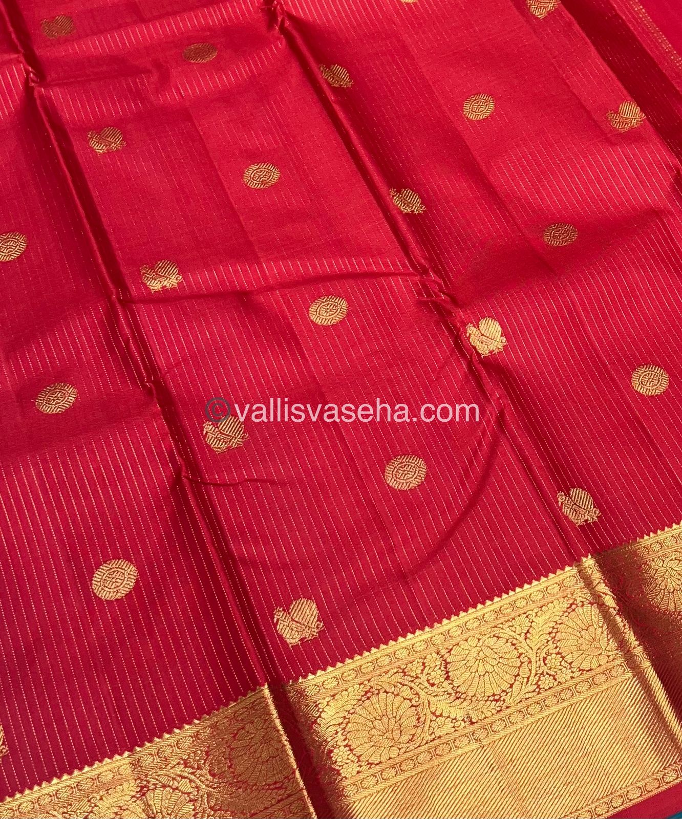 Pure Kanchipuram Silk Saree - Vaira Voosi design - Red shade - VVPS014