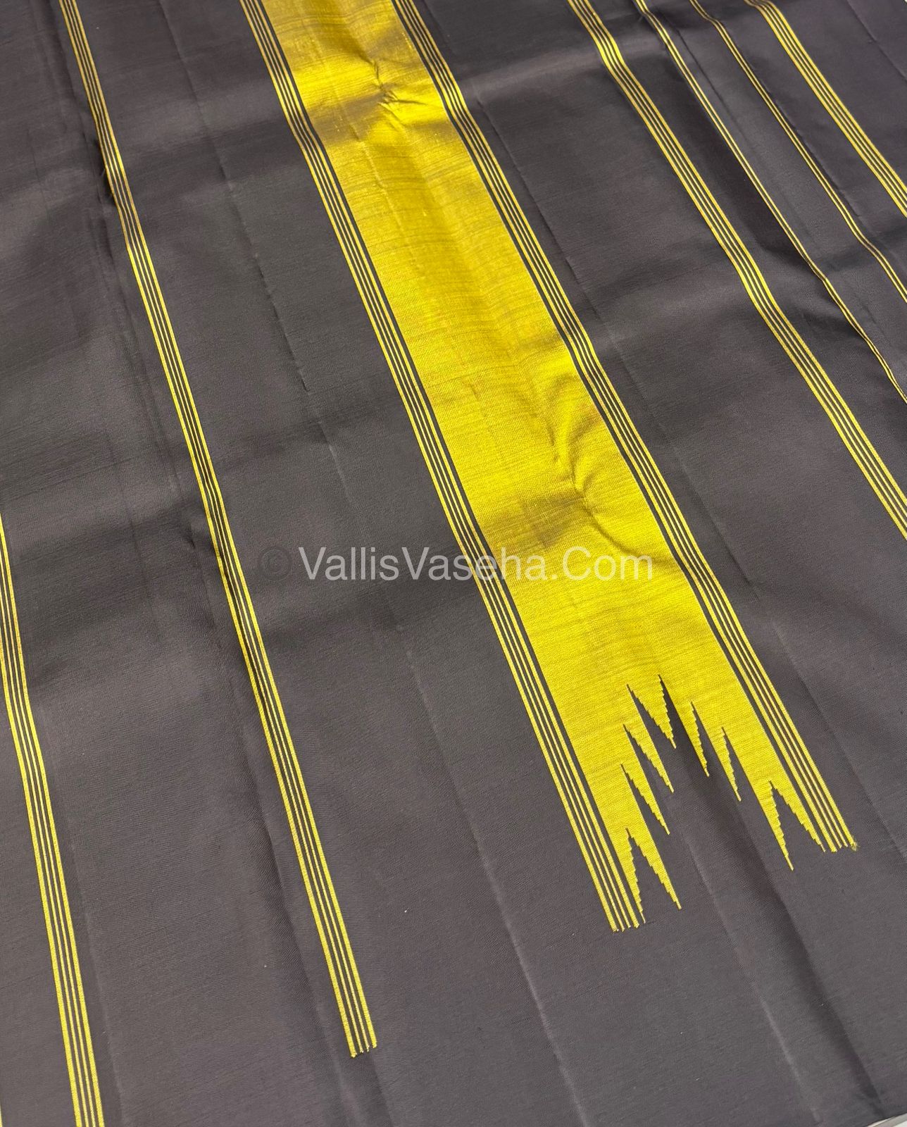 Pure Kanchipuram Silk Saree - Thalampoo - VVPS029