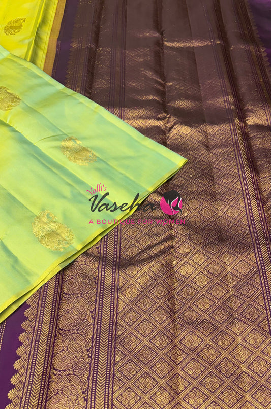 Pure Kanchipuram Silk Saree - Border Less - Green with Purple Combo - VVPS043