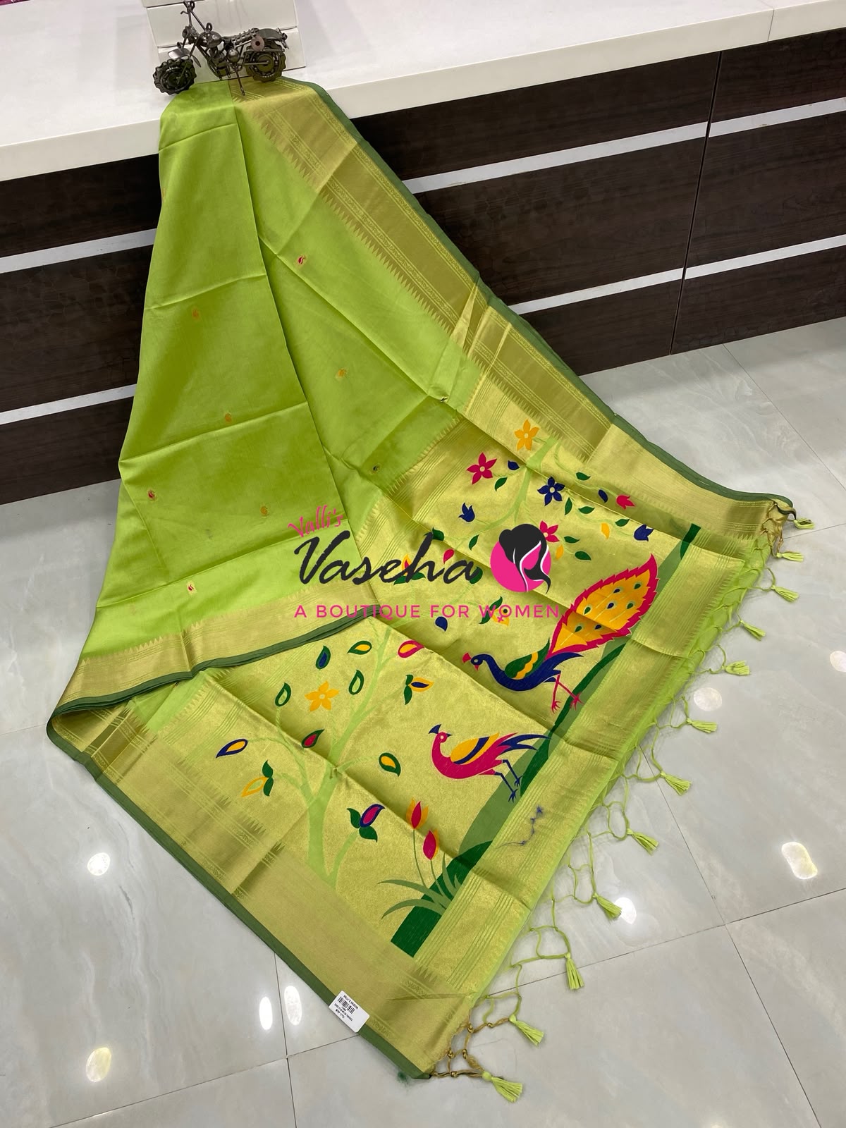 Semi Raw silk - Green Shade - VVRS010