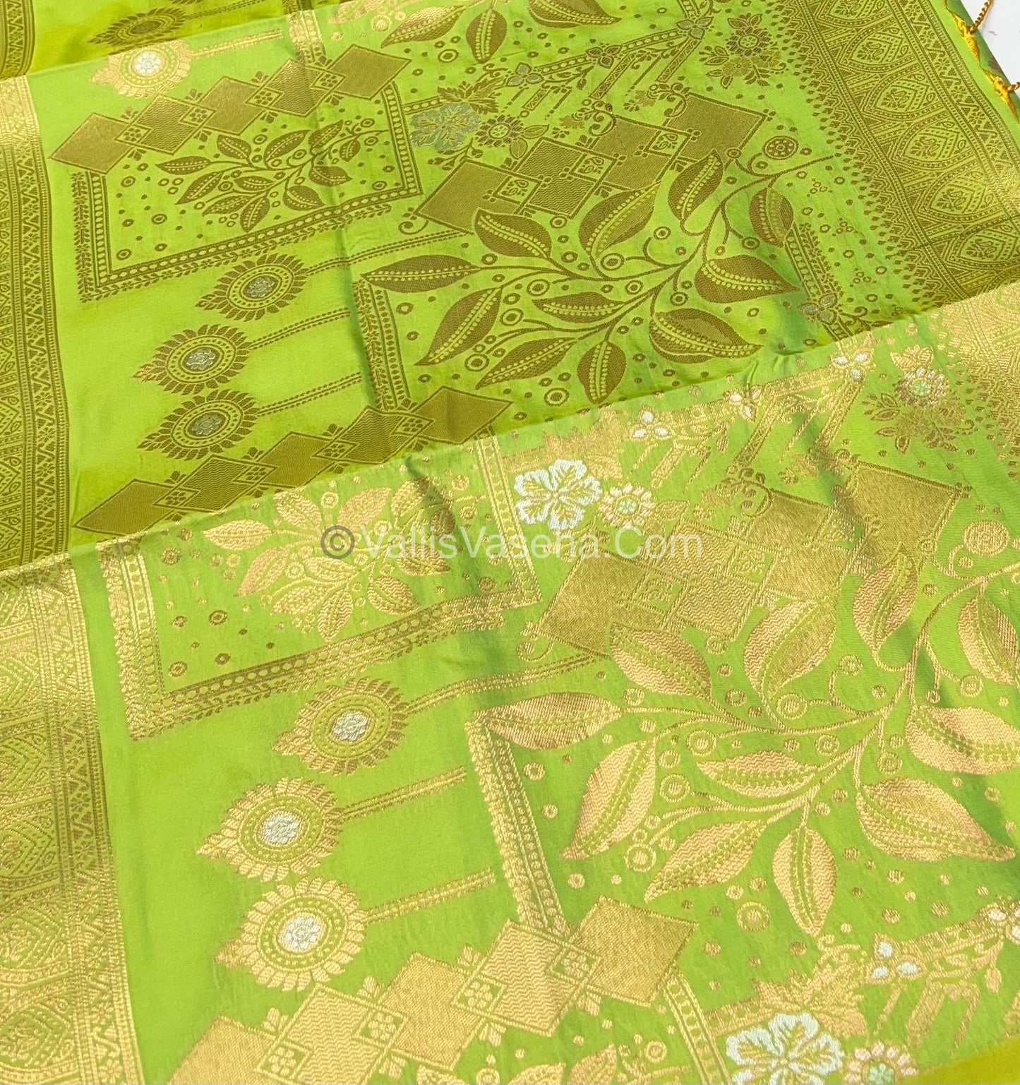 Semi Soft Silk - Border less - Pista Green Shade -VVSSS007