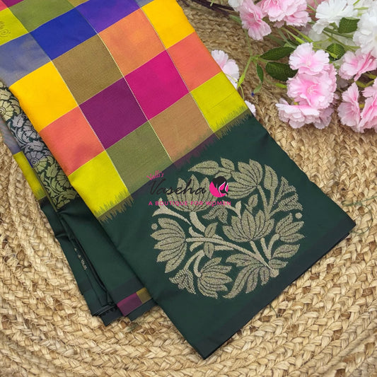 Semi Soft Silk  - Madras Checks Pattern - Green  Shade  - VVSSS042