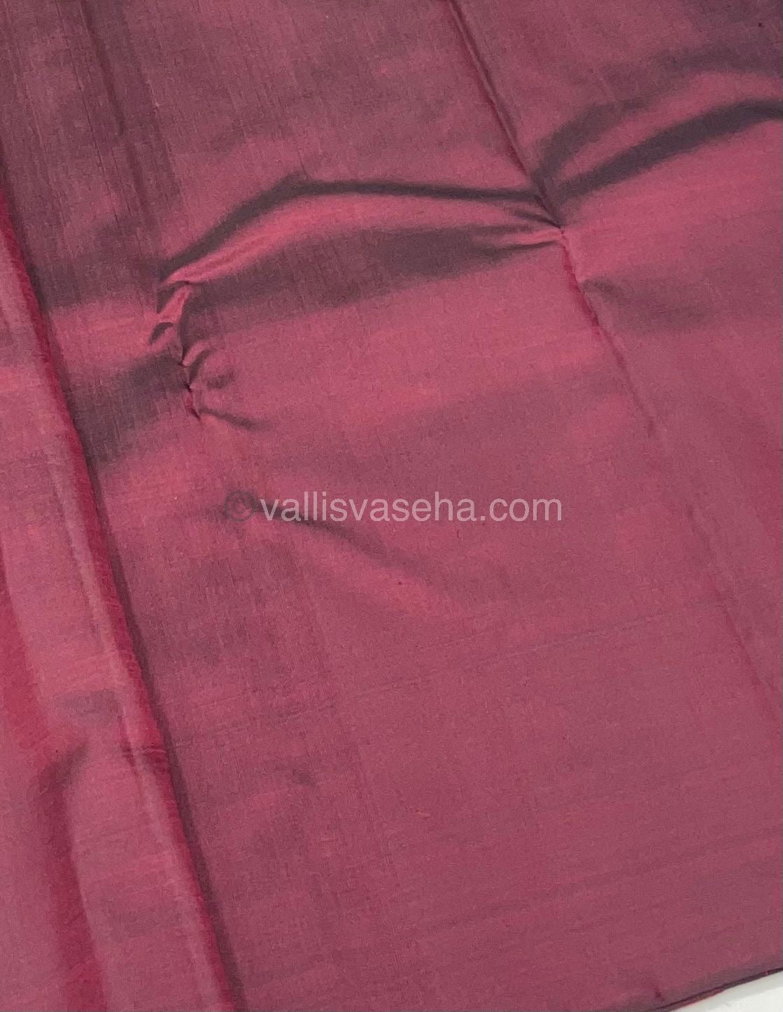 Pure Kanchipuram Silk Saree - Borderless - Kunkumam Merun Color - VVPS005