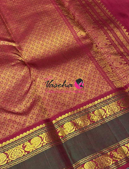 Pure Korvai Kanchipuram Silk Saree - Parrot Green & Maroon Combo - VVPS022