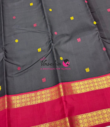 Pure Vintage Korvai Kanchipuram Silk Saree - Ganga Jamuna Style - Black & Maroon/Yellow Combo - VVPS053