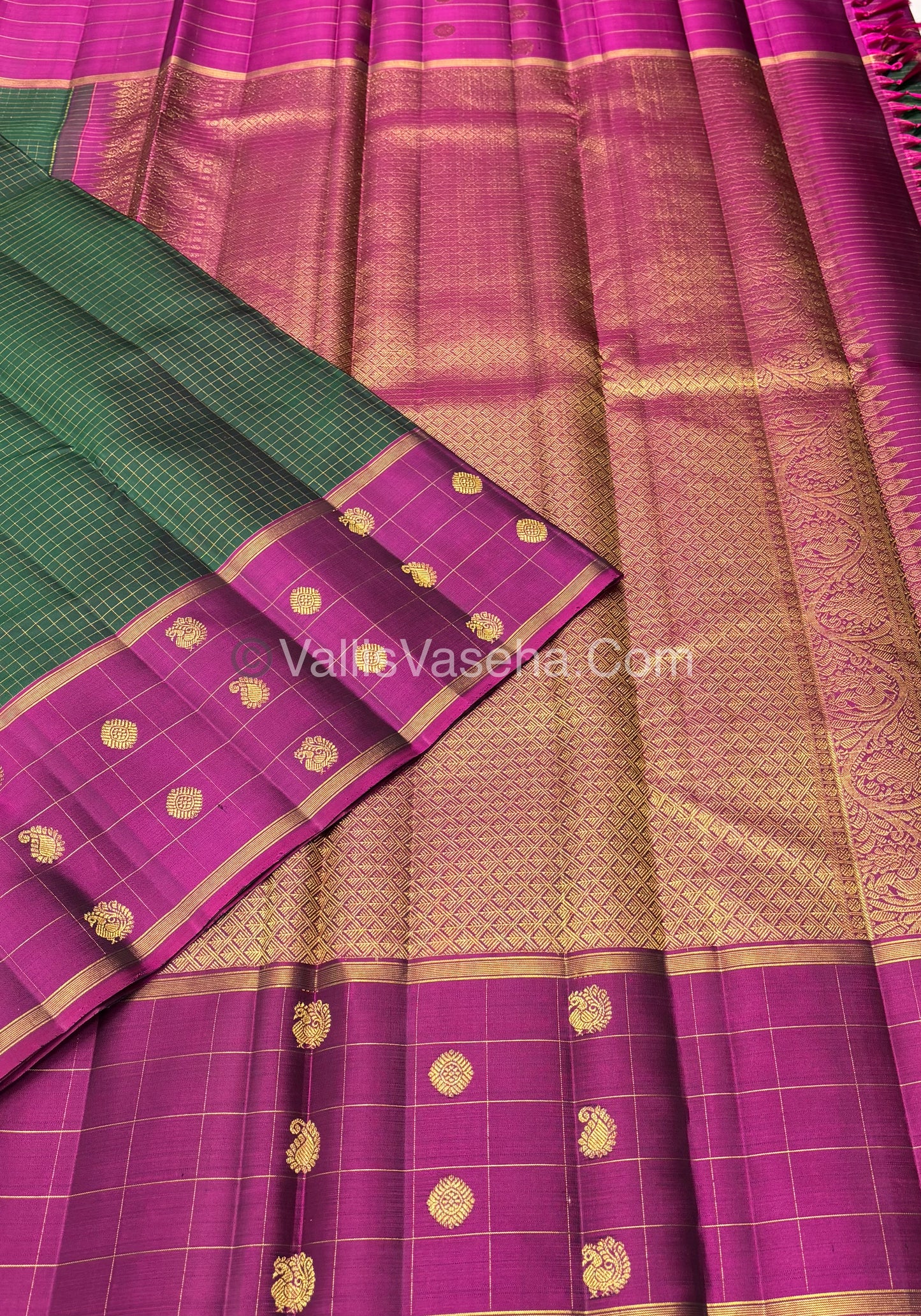 Pure Kanchipuram Silk Saree - Green & Purple Combo - VVPS027