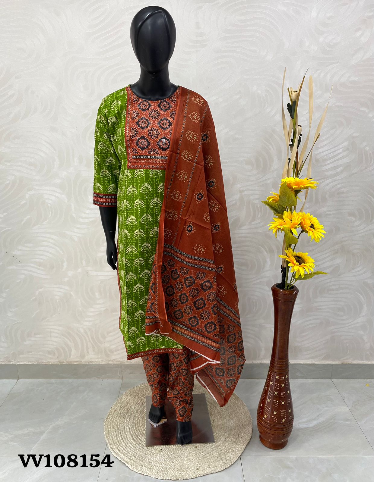 Ready Made - Salwar, Kameez & Duppatta(3pc) -Ajrakh Print - VV108154