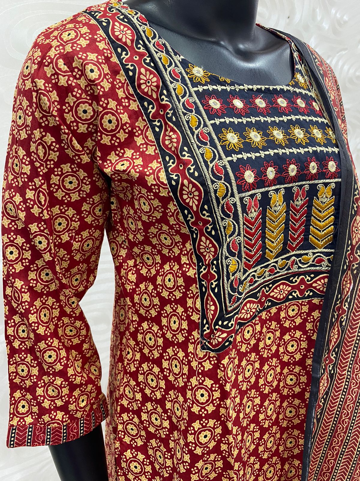 Ready Made - Salwar, Kameez & Duppatta(3pc) -Ajrakh Print - VV107884