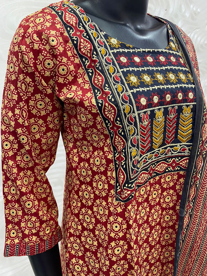 Ready Made - Salwar, Kameez & Duppatta(3pc) -Ajrakh Print - VV107884