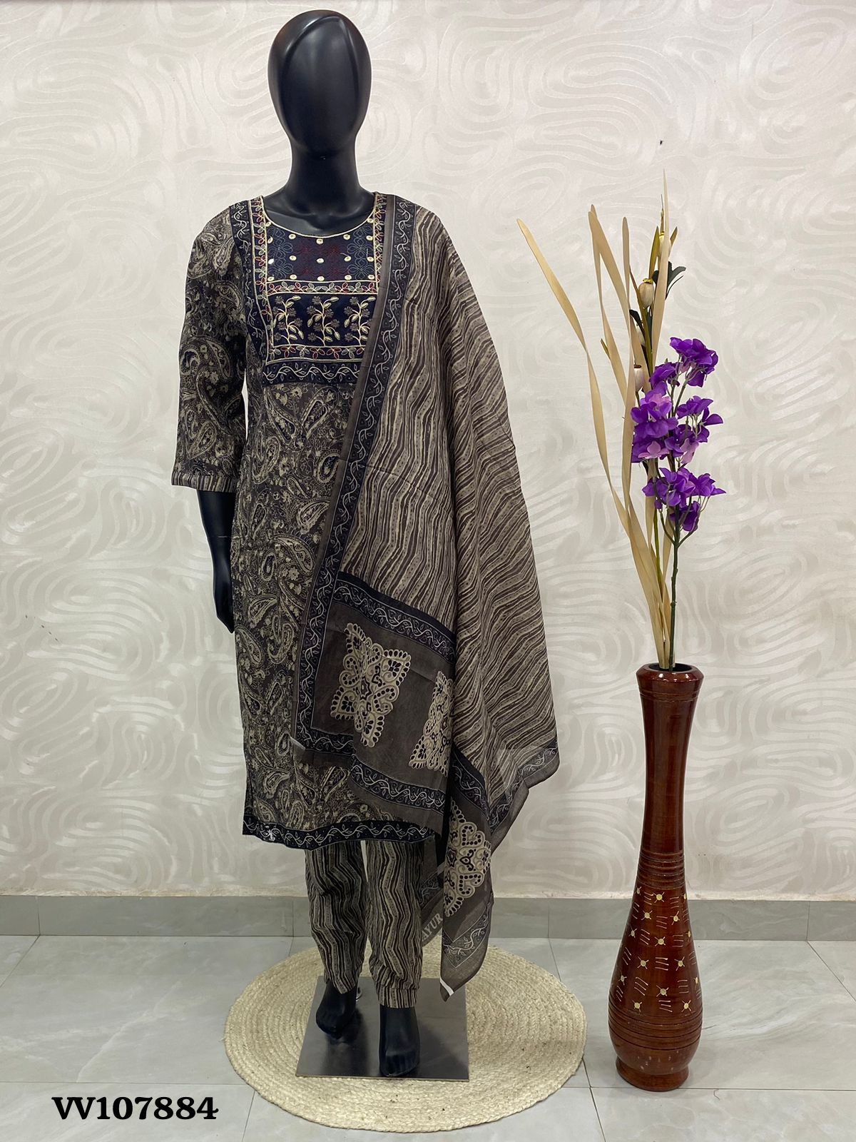 Ready Made - Salwar, Kameez & Duppatta(3pc) -Ajrakh Print - VV107884